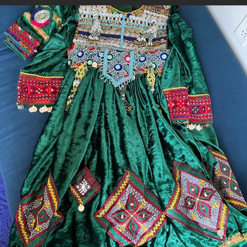 Afghan clothes - Picture 2 of 4